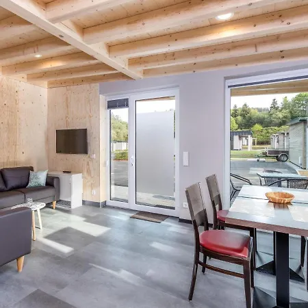 Lovely Bungalow In With Terrace *