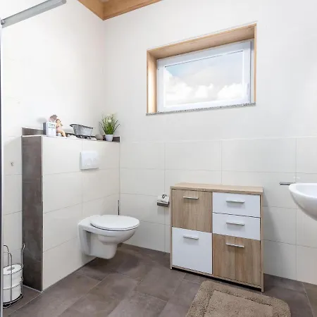 Lovely Bungalow In With Terrace Vakantiehuis *